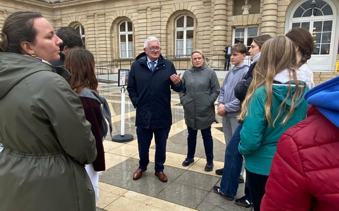 Le conseil municipal des jeunes de Plourhan au Sénat !